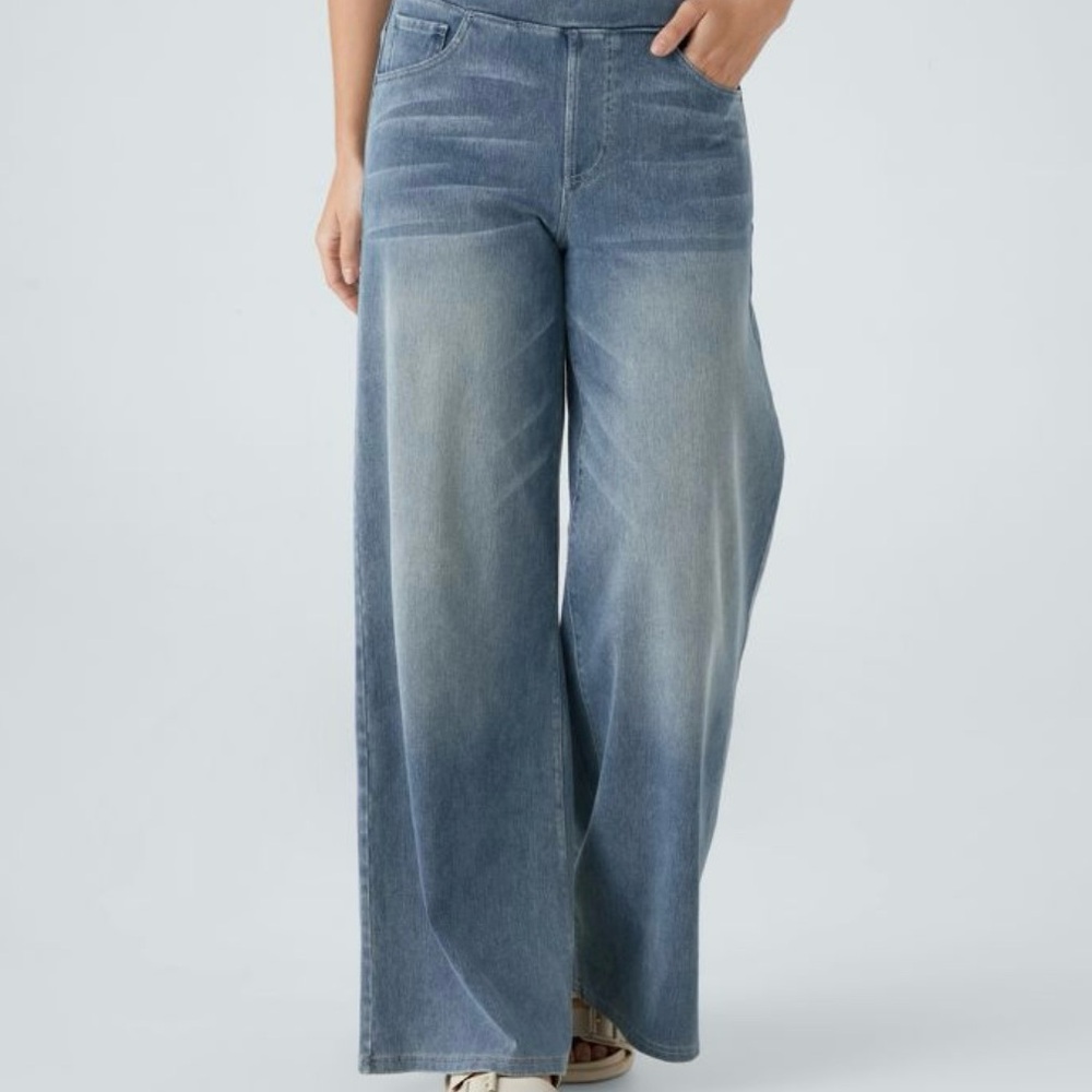 Halara Flex™ High Waisted Pockets Baggy Wide
Leg Washed Casual Jeans Lg Petite
